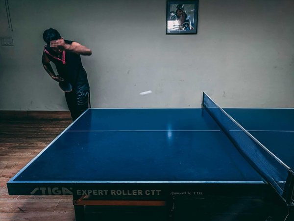 Exercices pour le tennis de table : optimisez votre niveau avec des entraînements ciblés